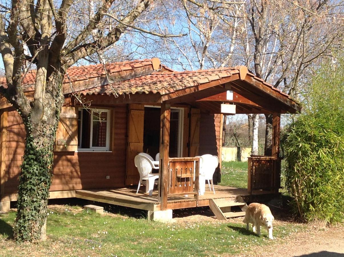 Lempdes sur Allagnon Camping Le Pont D'Allagnon מראה חיצוני תמונה